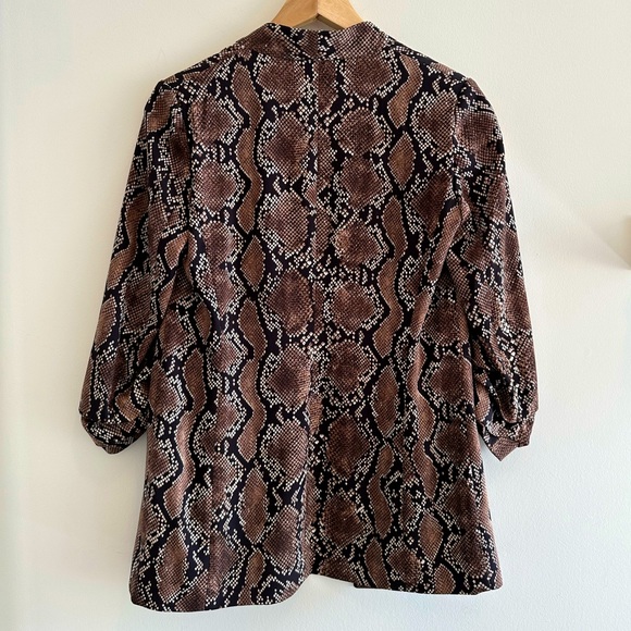 BNWOT Aritzia Babaton Power Blazer - Picture 3 of 7